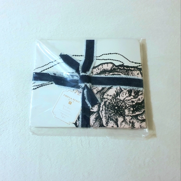 Pottery Barn Emily & Meritt Tapestry - Picture 4 of 4